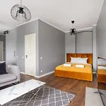 Great Views - 600 Mbps Wifi - Floor - By Innorental * ريغا