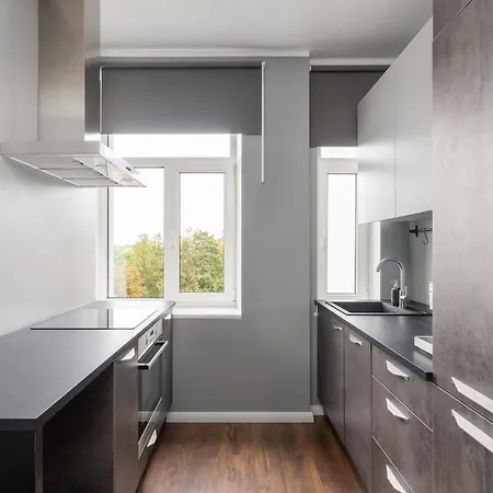 Great Views - 600 Mbps Wifi - Floor - By Innorental *