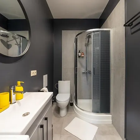 Great Views - 600 Mbps Wifi - Floor - By Innorental *