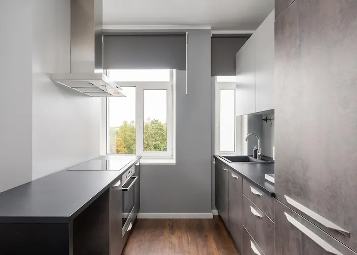 Great Views - 600 Mbps Wifi - Floor - By Innorental *