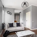 Great Views - 600 Mbps Wifi - Floor - By Innorental Riga